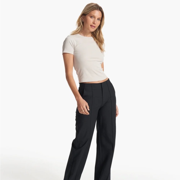 Vuori Women's Black Wide-Leg Trousers - Picture 6 of 16